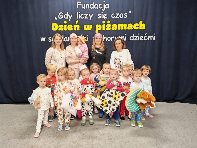 Dzieci podczas Dnia w piżamach