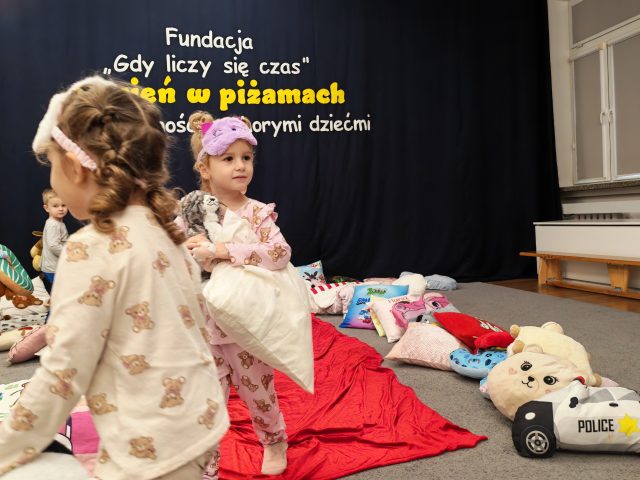 Dzieci podczas Dnia w piżamach